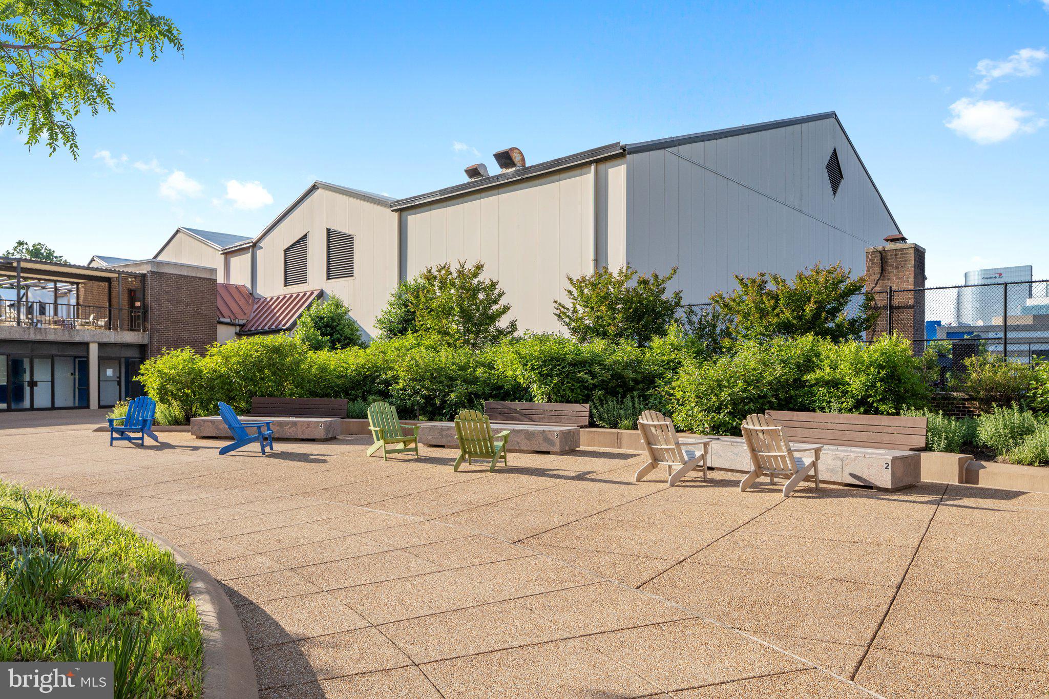 1800 Old Meadow ROAD Unit: 910