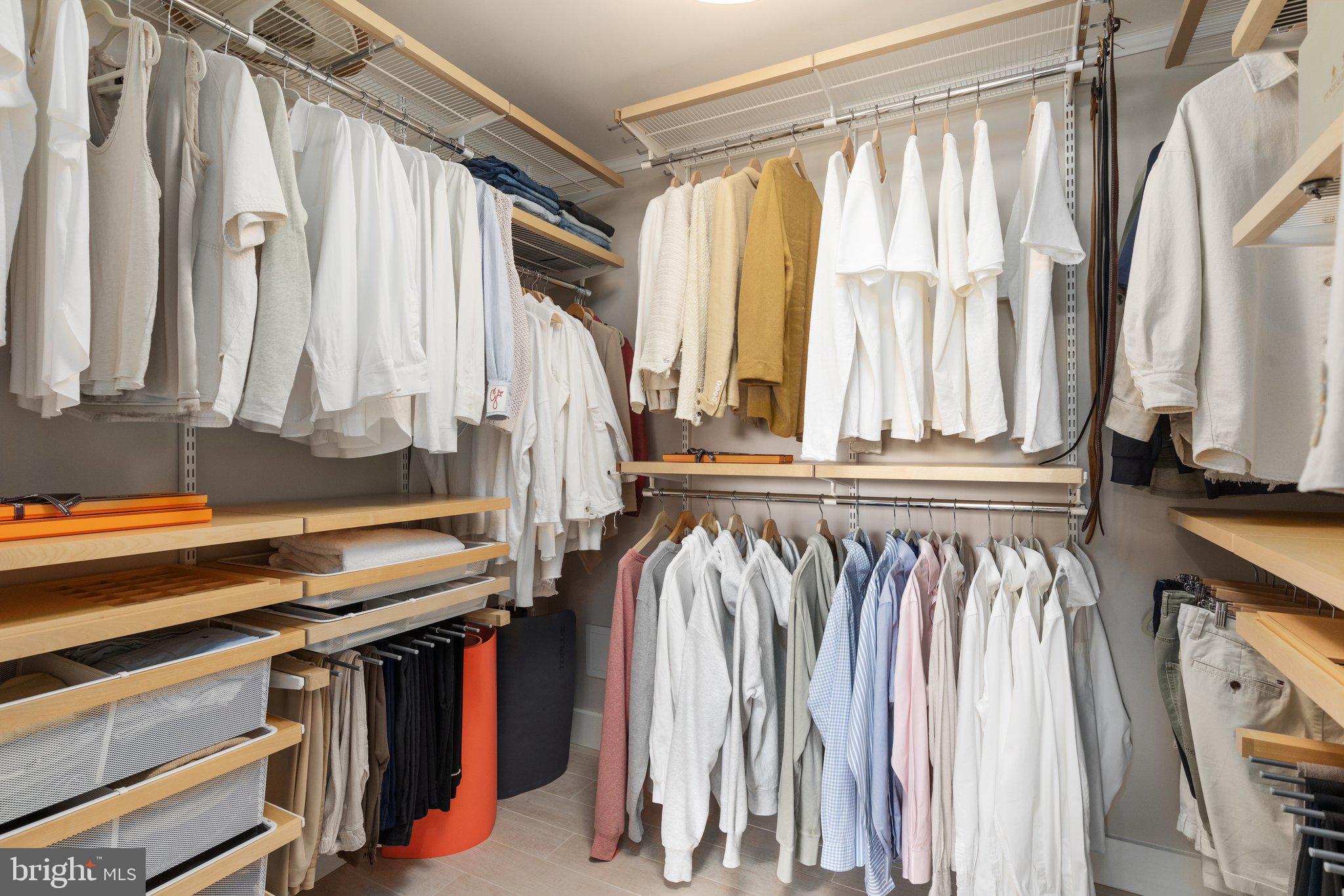 1800 Old Meadow ROAD Unit: 910