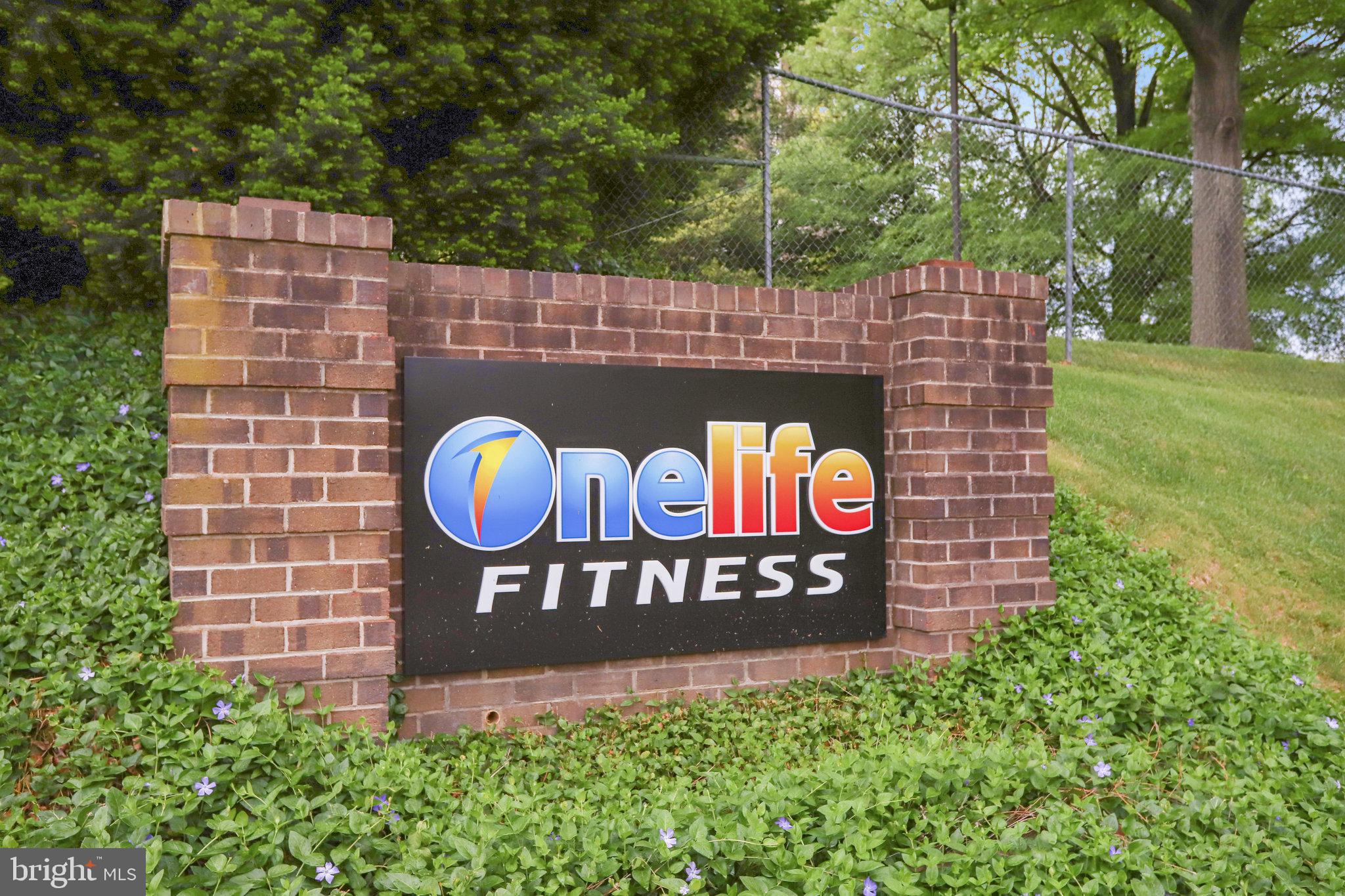 1800 Old Meadow ROAD Unit: 910