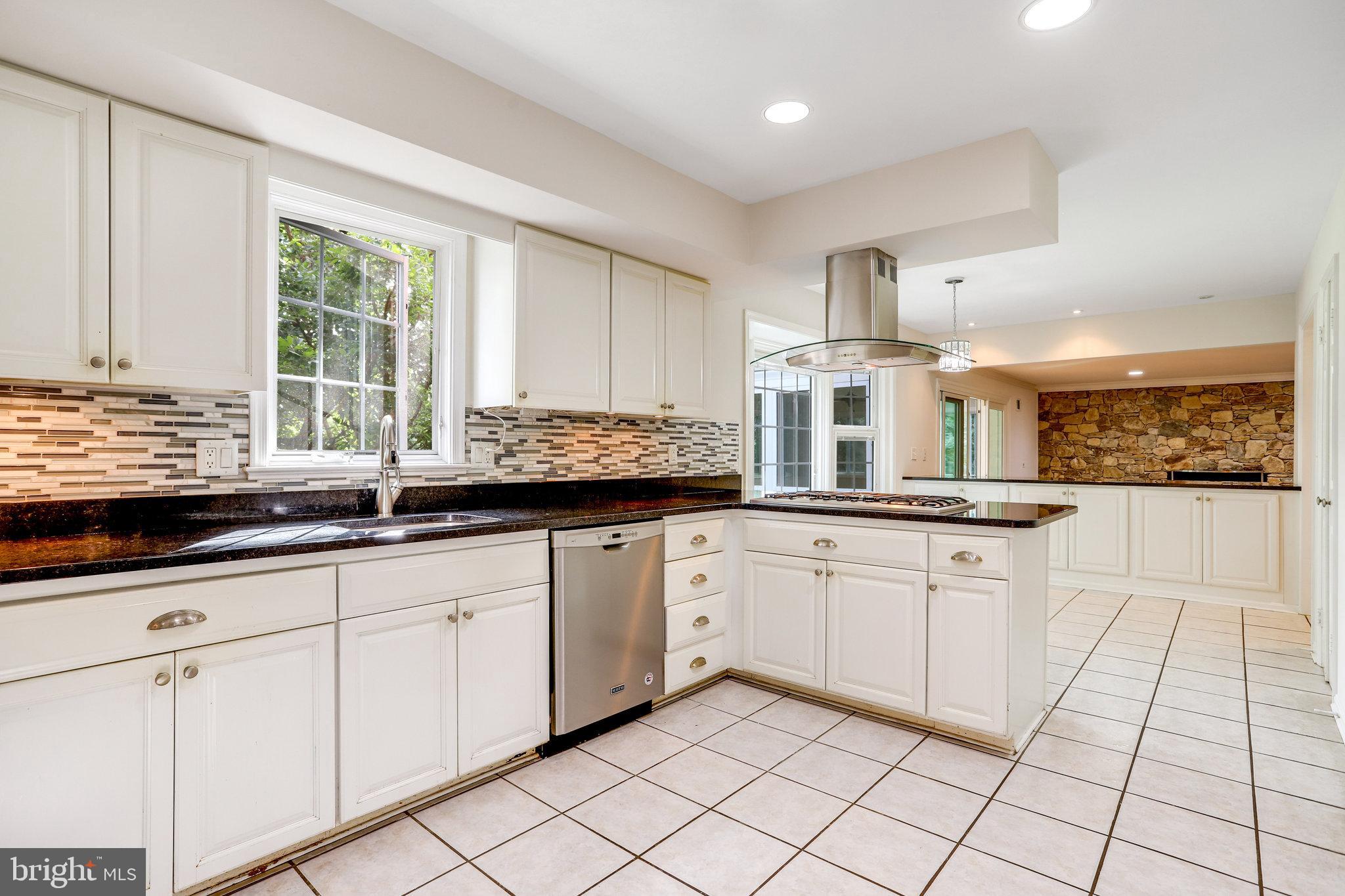 7610 Timberly COURT