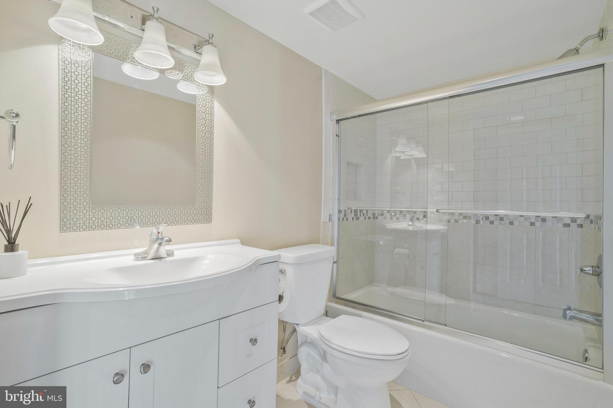 1800 Old Meadow ROAD Unit: 1720
