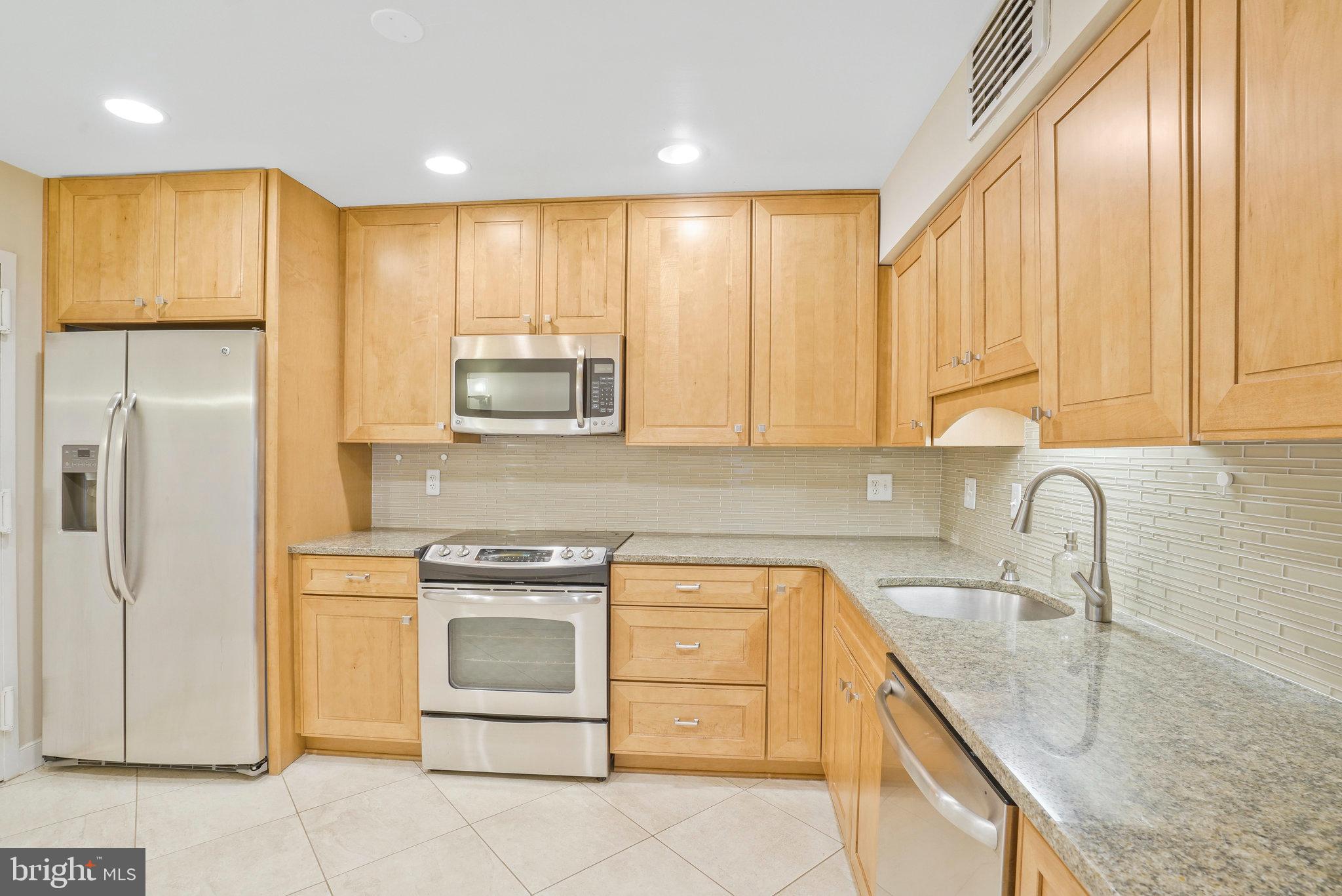 1800 Old Meadow ROAD Unit: 1720