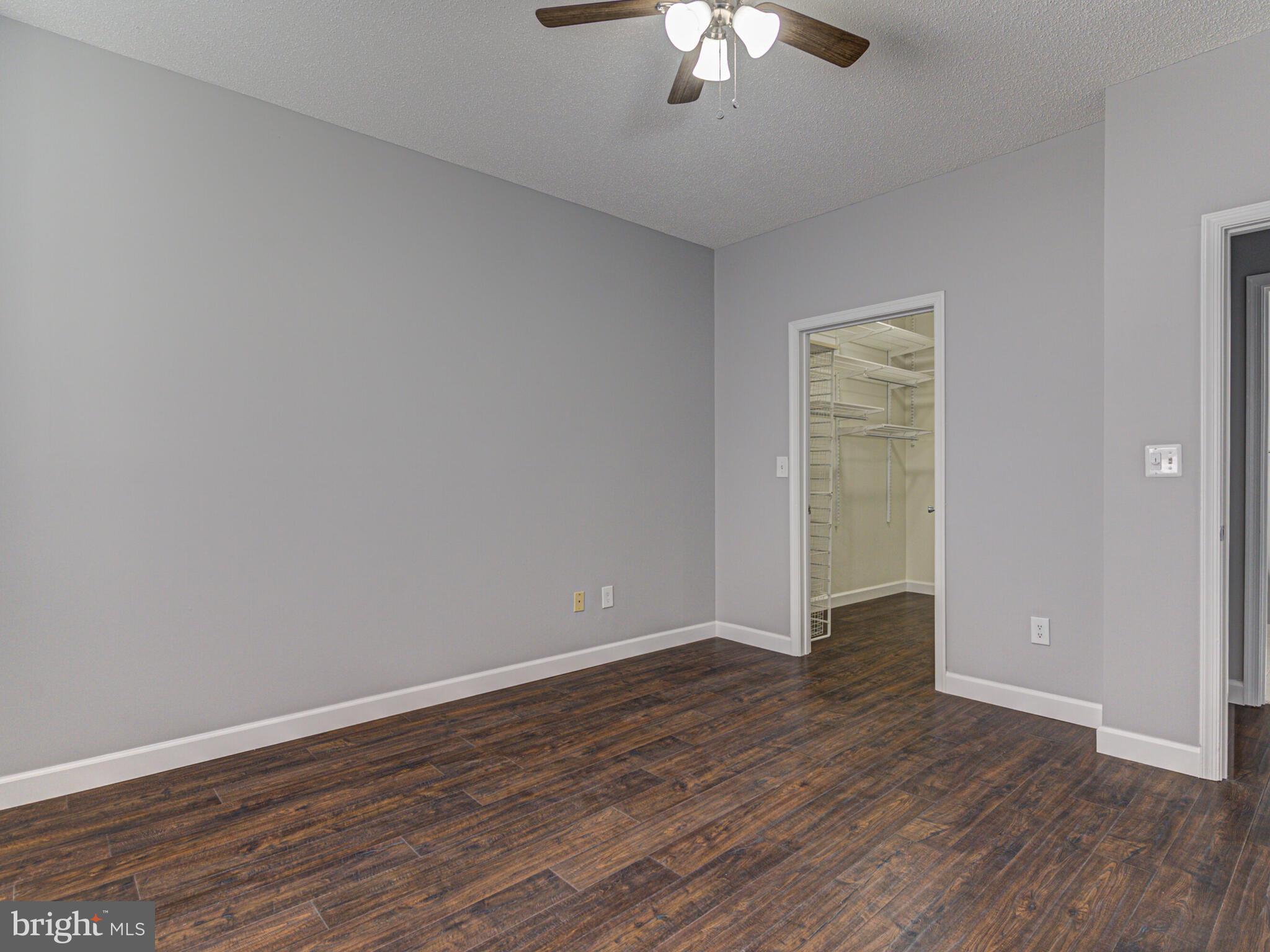1724 Lake Shore Crest Drive Unit: 14