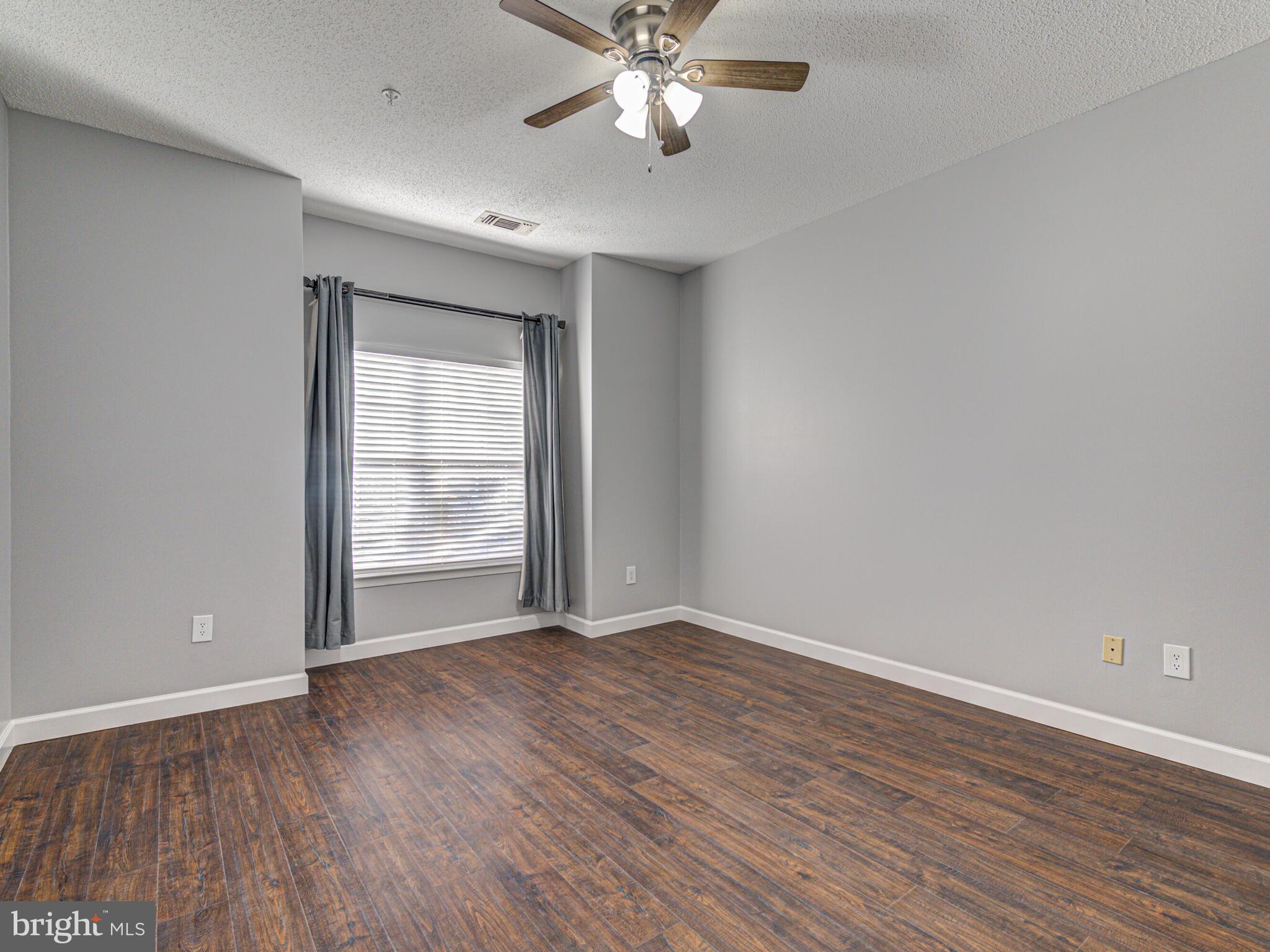 1724 Lake Shore Crest Drive Unit: 14