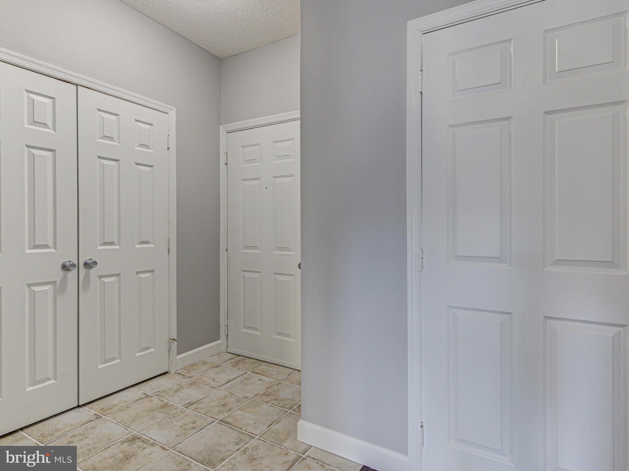 1724 Lake Shore Crest Drive Unit: 14