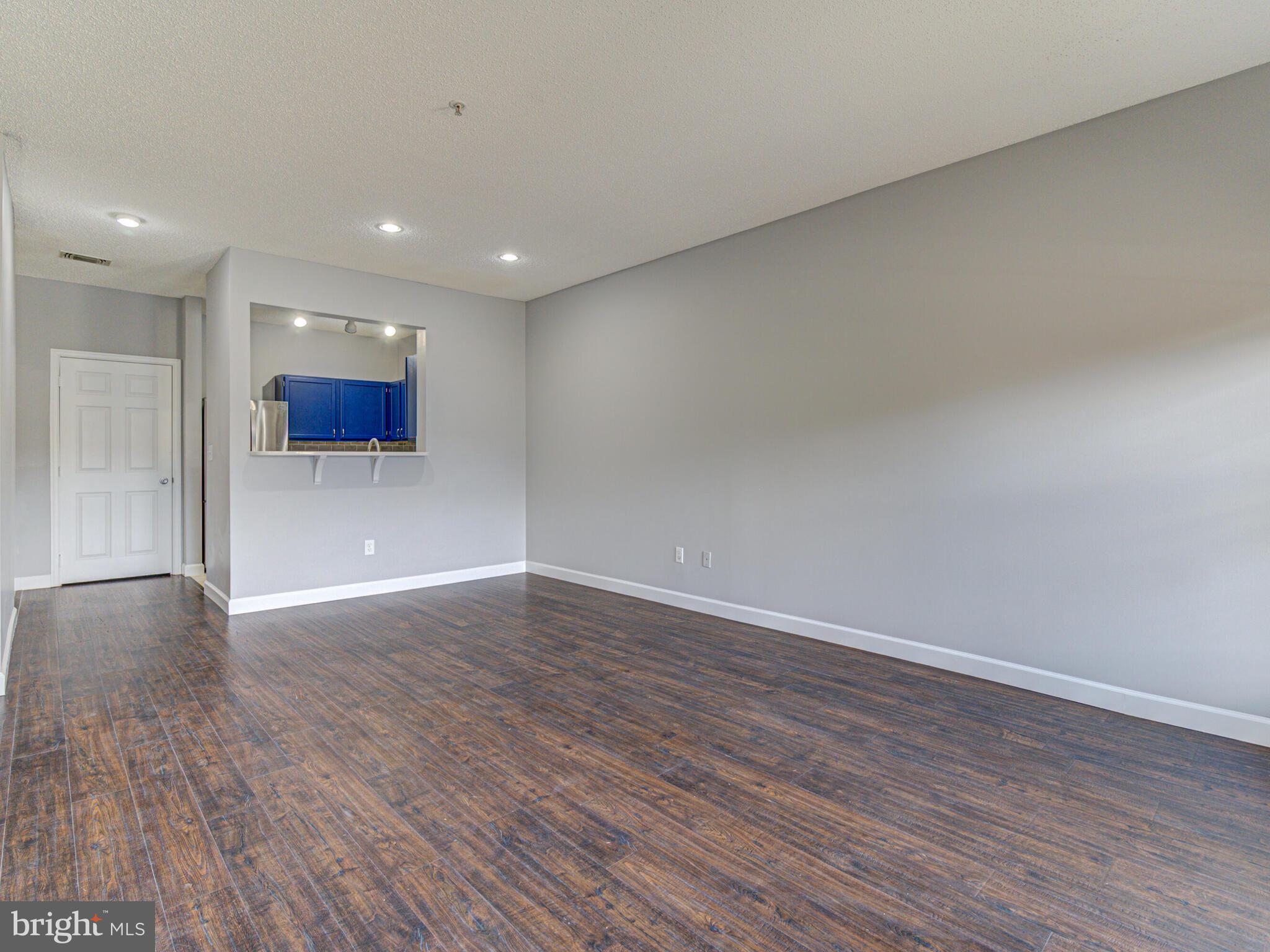 1724 Lake Shore Crest Drive Unit: 14