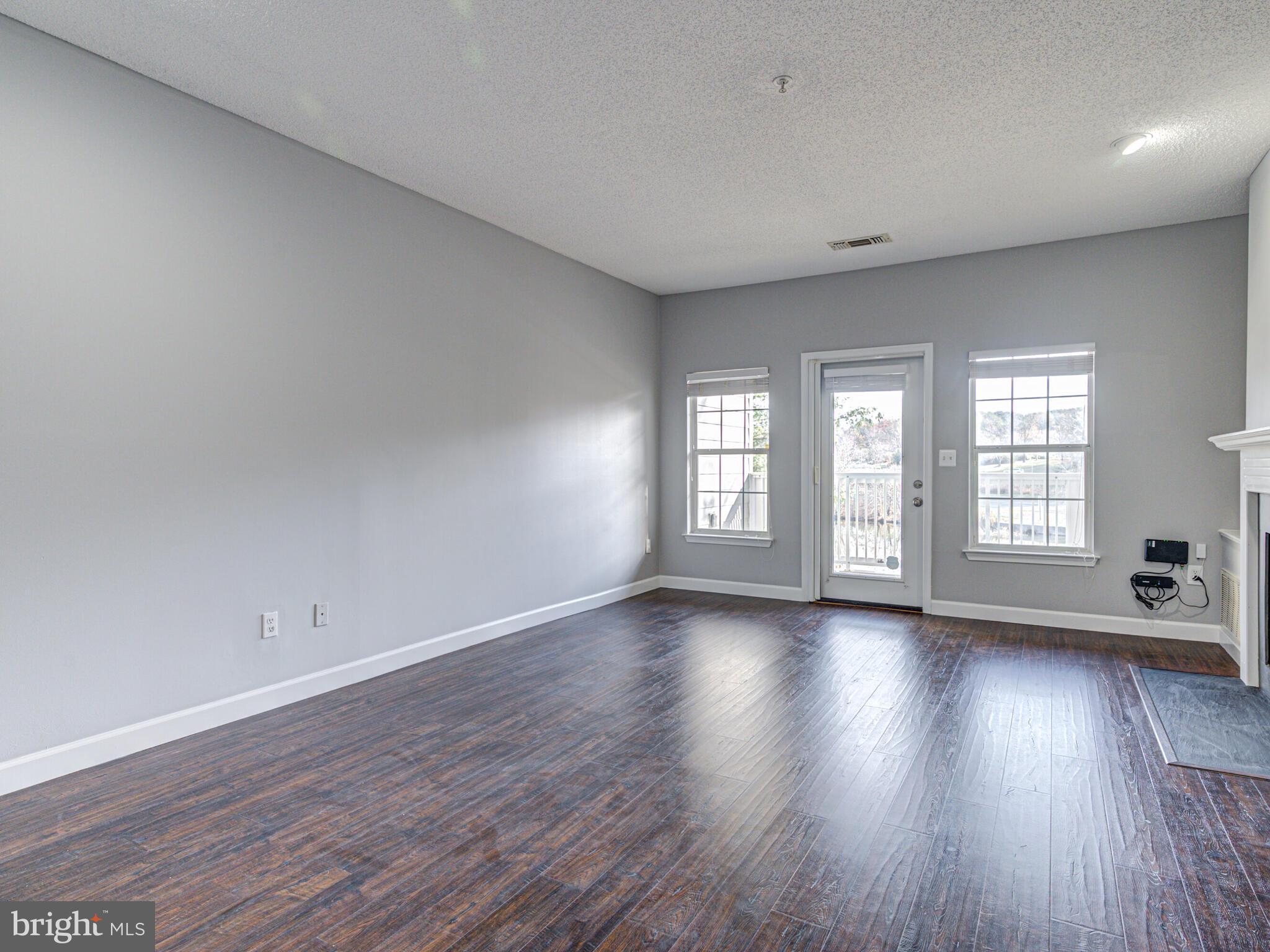 1724 Lake Shore Crest Drive Unit: 14