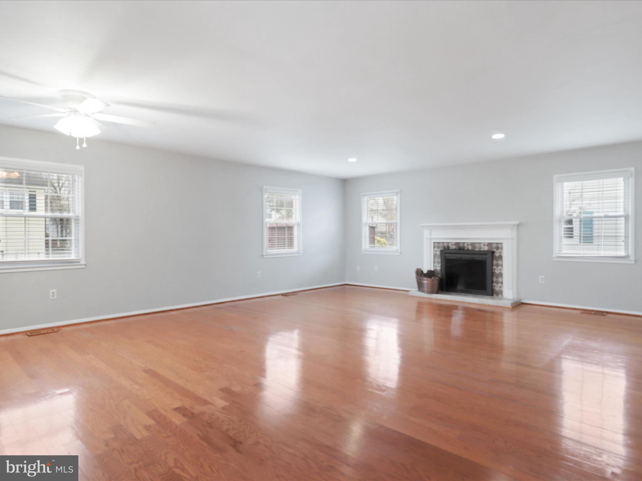 13013 Parson Ln