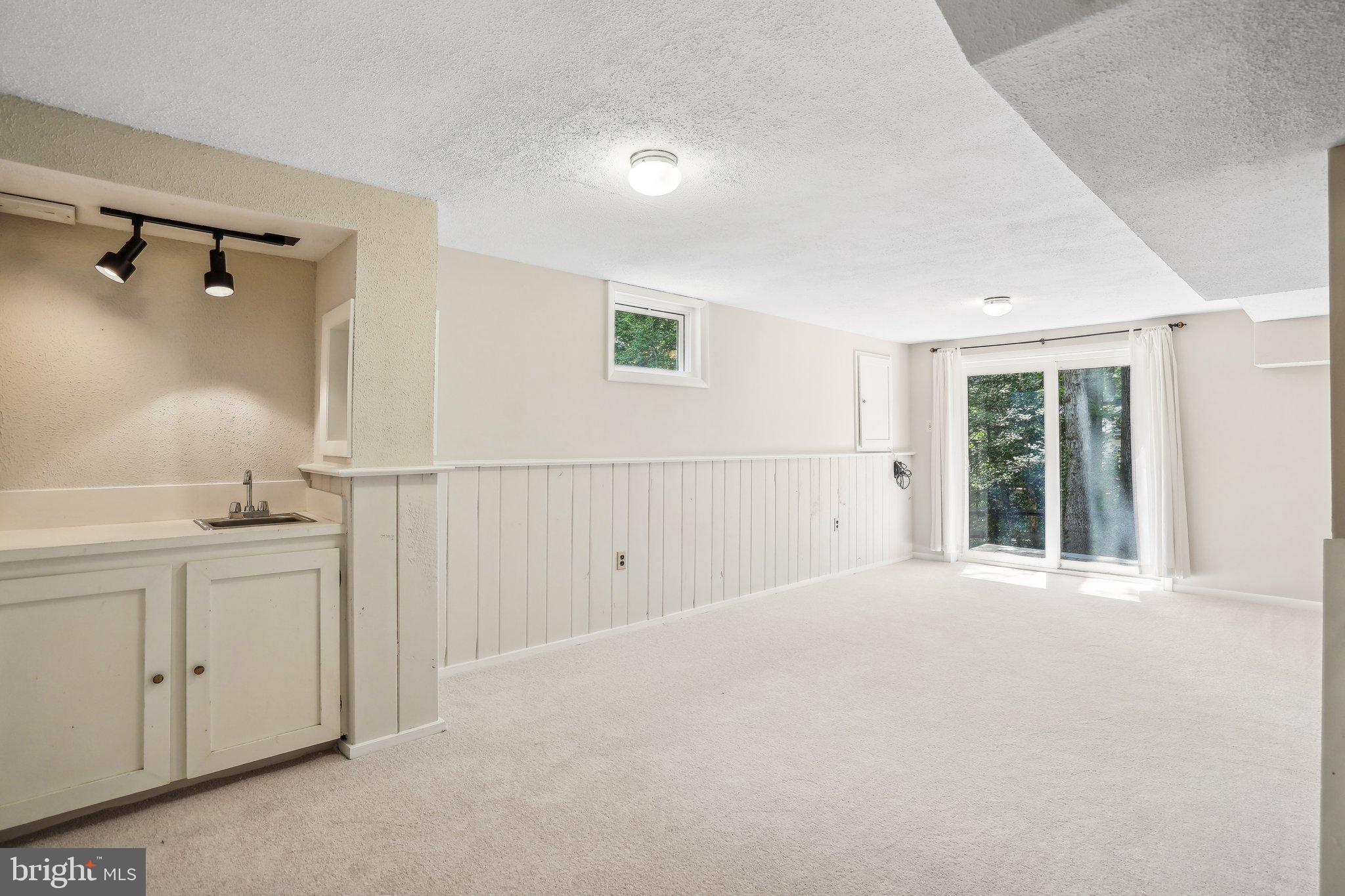 9807 New England Woods Ct
