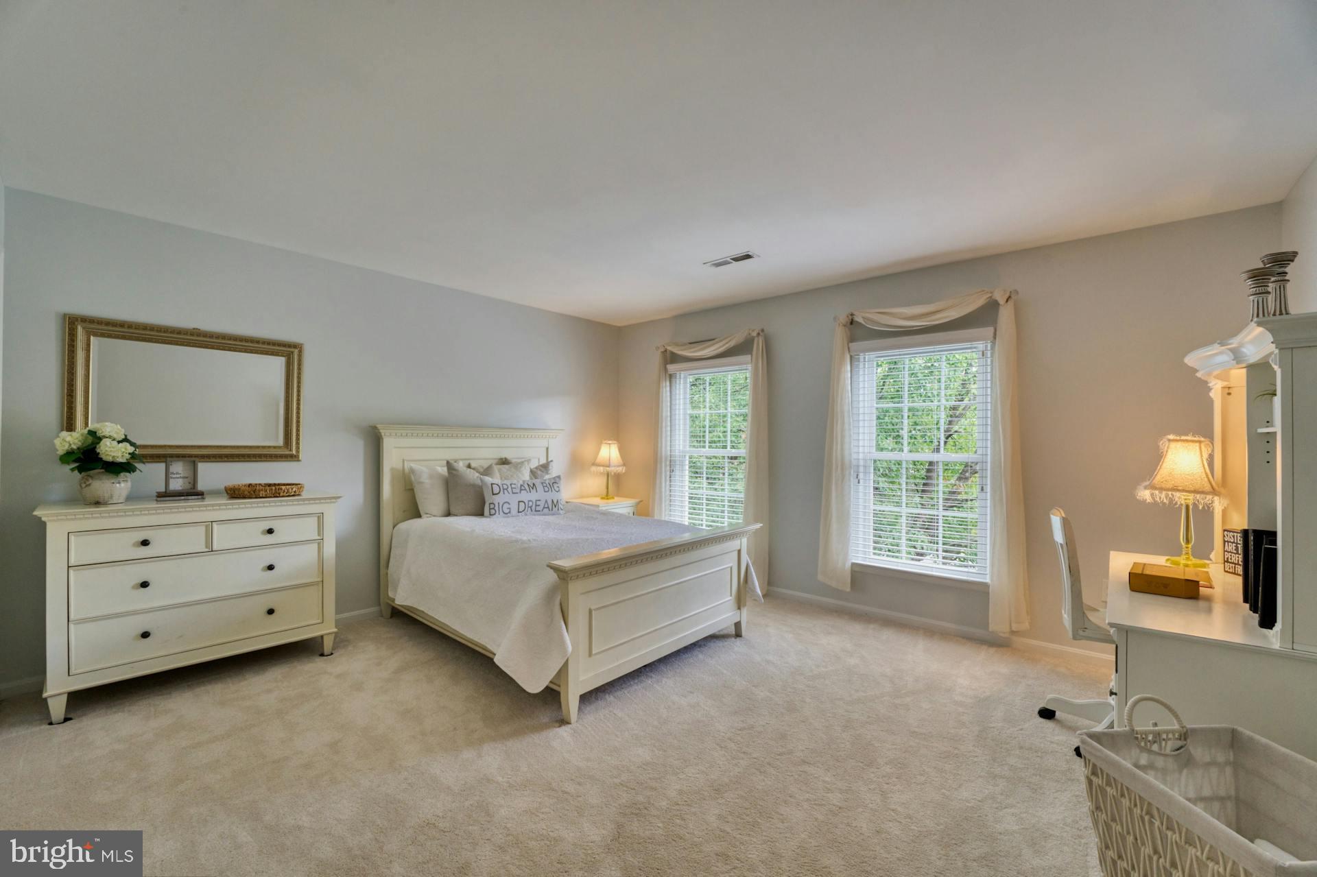 12933 Oak Lawn Pl