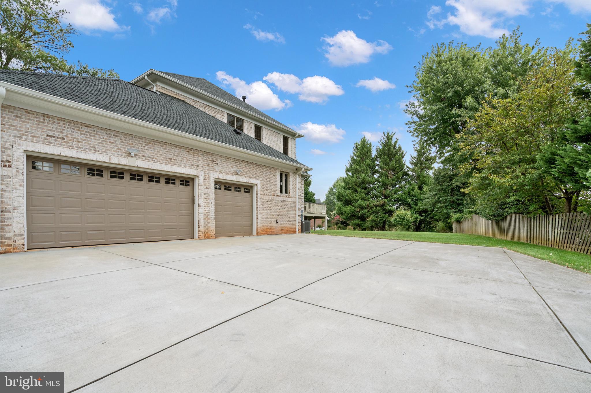 9915 Mill Run Dr