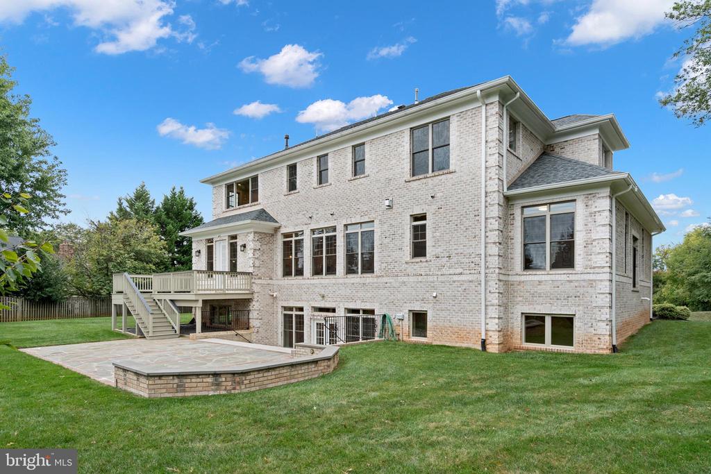 9915 Mill Run Dr