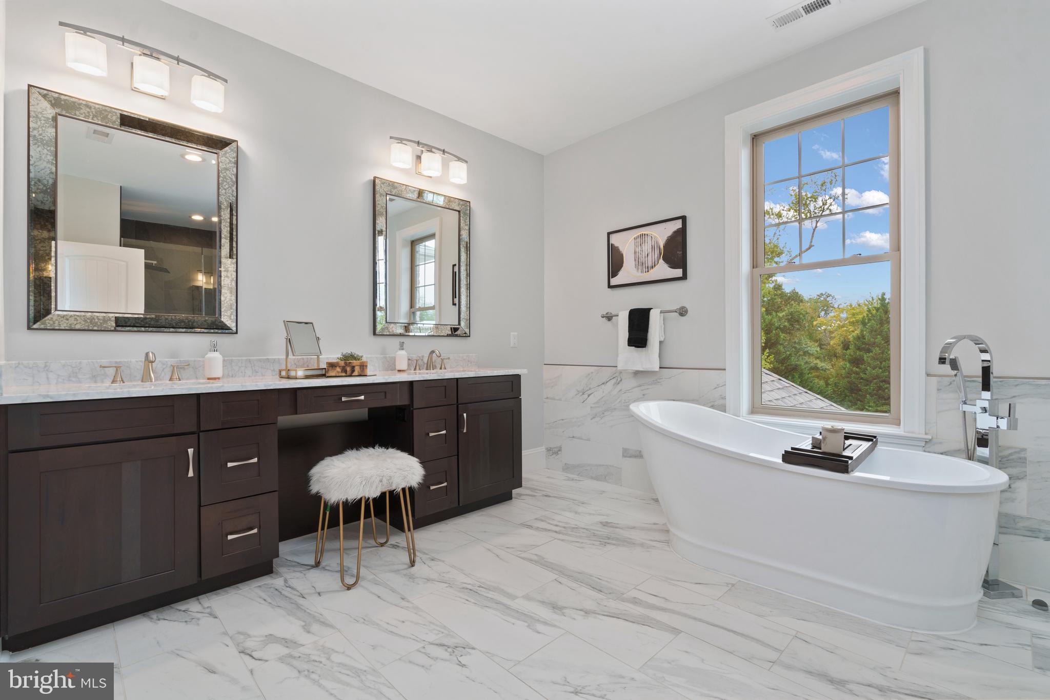 9915 Mill Run Dr