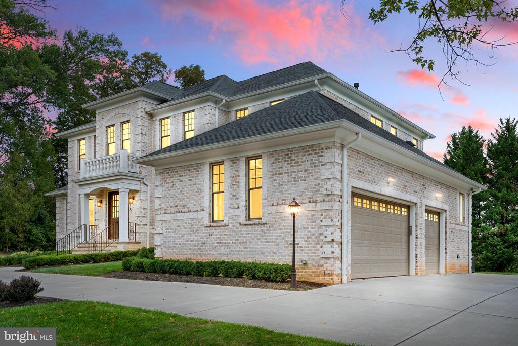 9915 Mill Run Dr