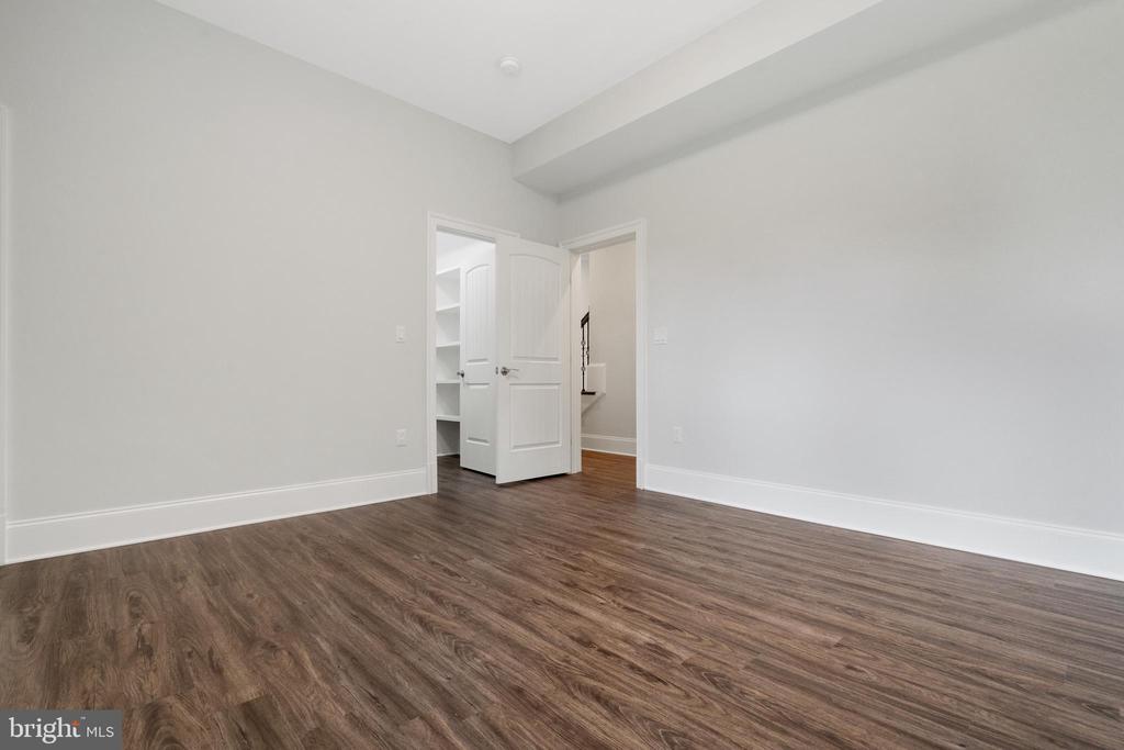 9915 Mill Run Dr