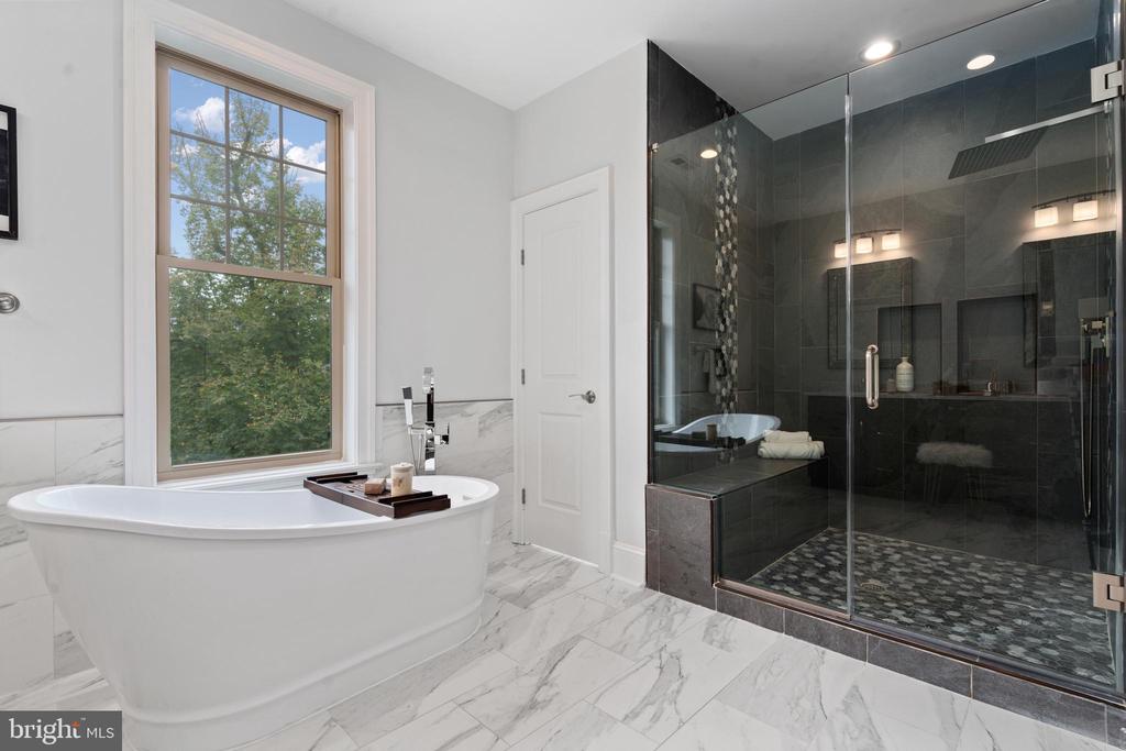 9915 Mill Run Dr