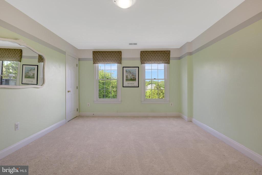 12413 ENGLISH GARDEN COURT