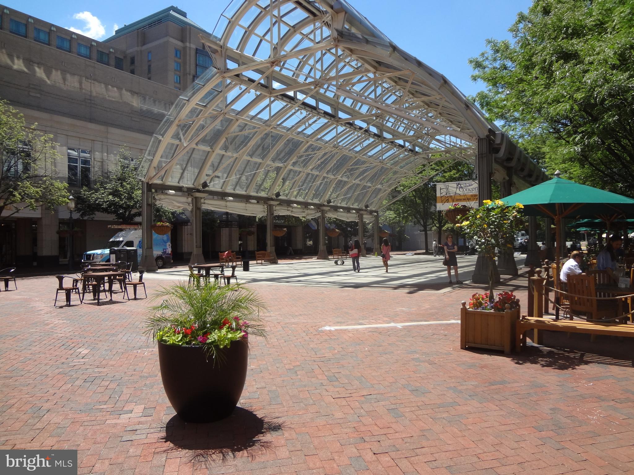 12413 ENGLISH GARDEN COURT