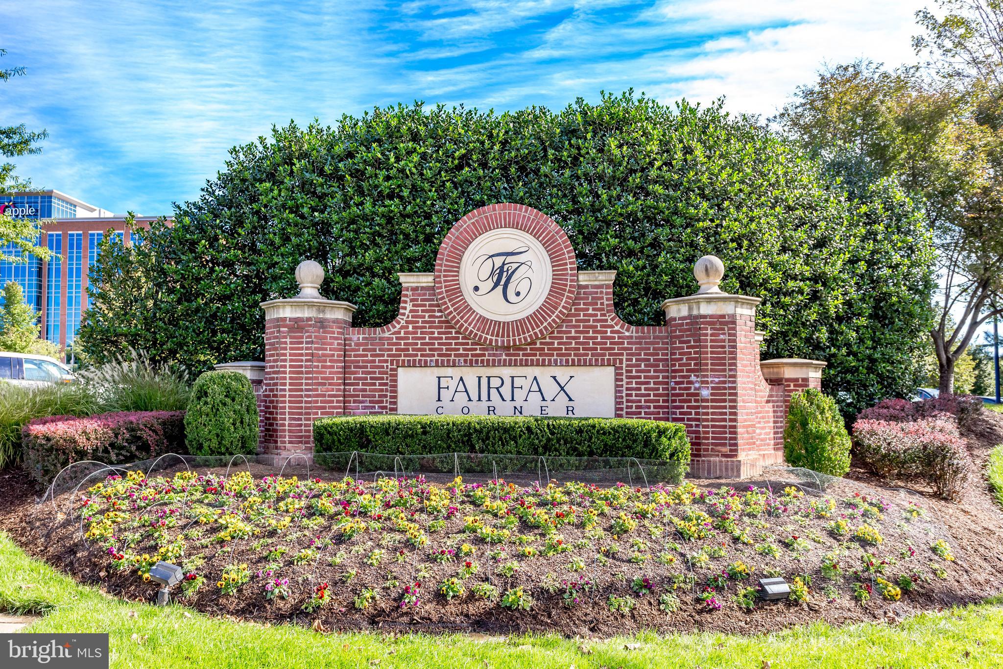 12413 ENGLISH GARDEN COURT