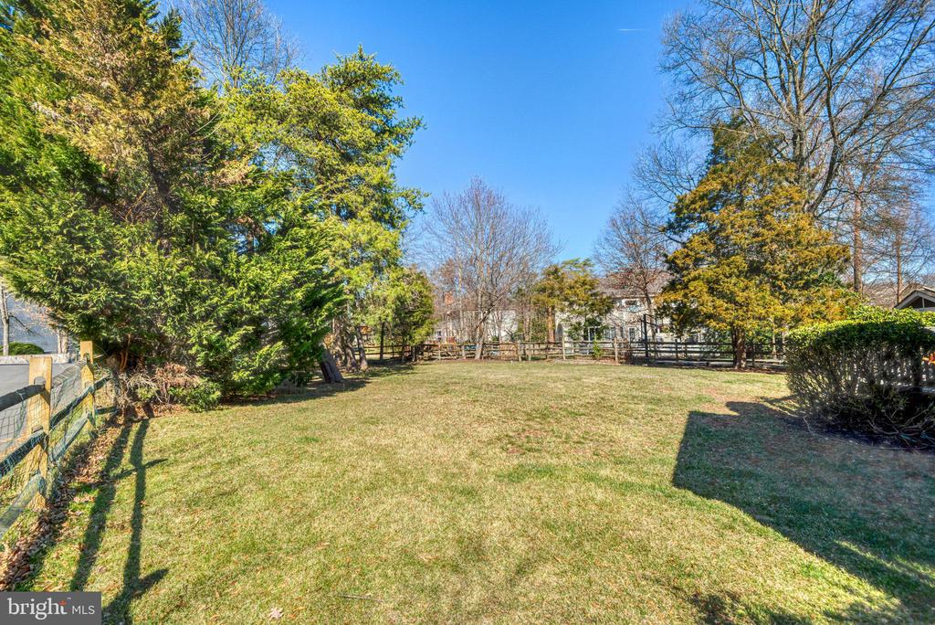 12933 OAK LAWN PL