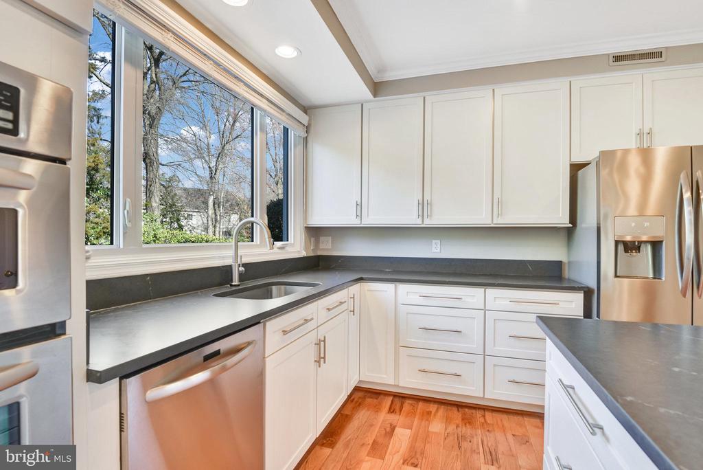 12933 OAK LAWN PL