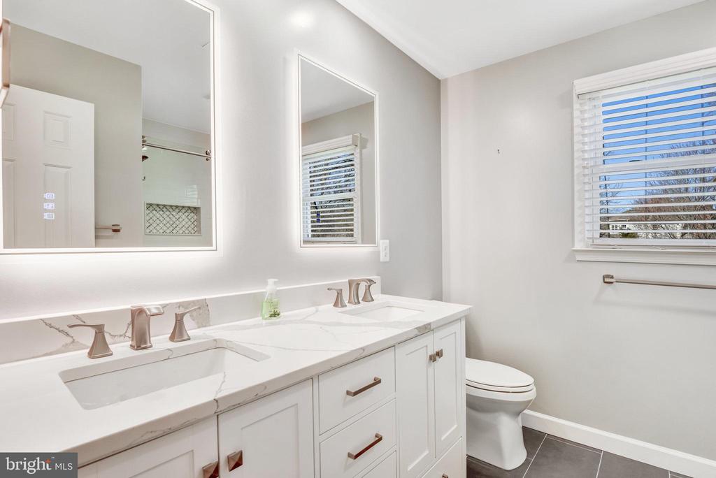 12933 OAK LAWN PL