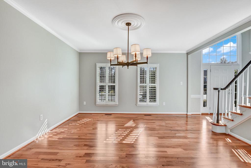 12933 OAK LAWN PL