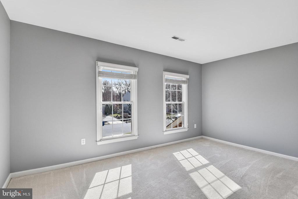 12933 OAK LAWN PL