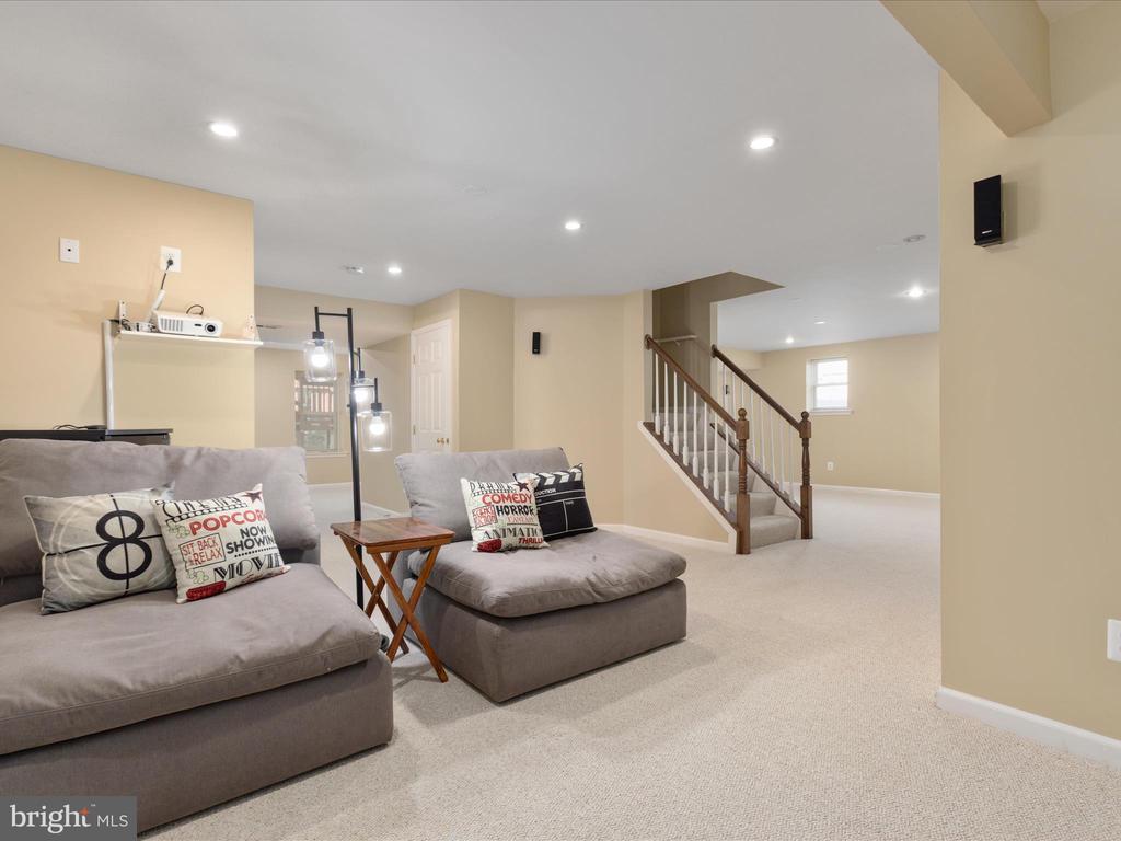 3781 Penderwood Dr