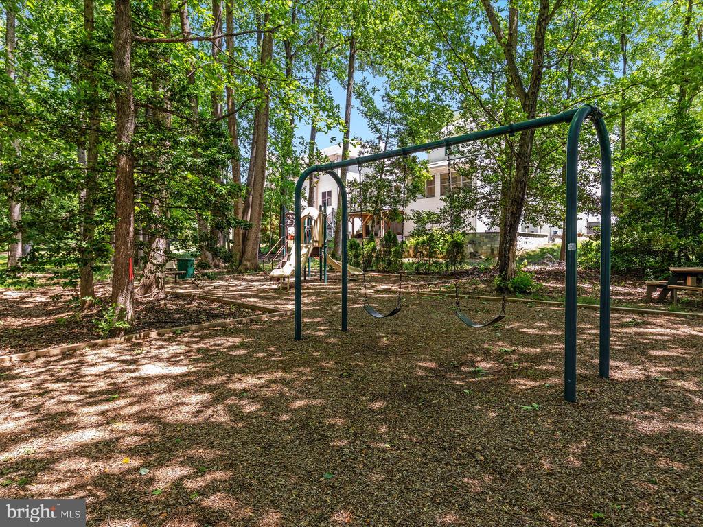 3781 Penderwood Dr