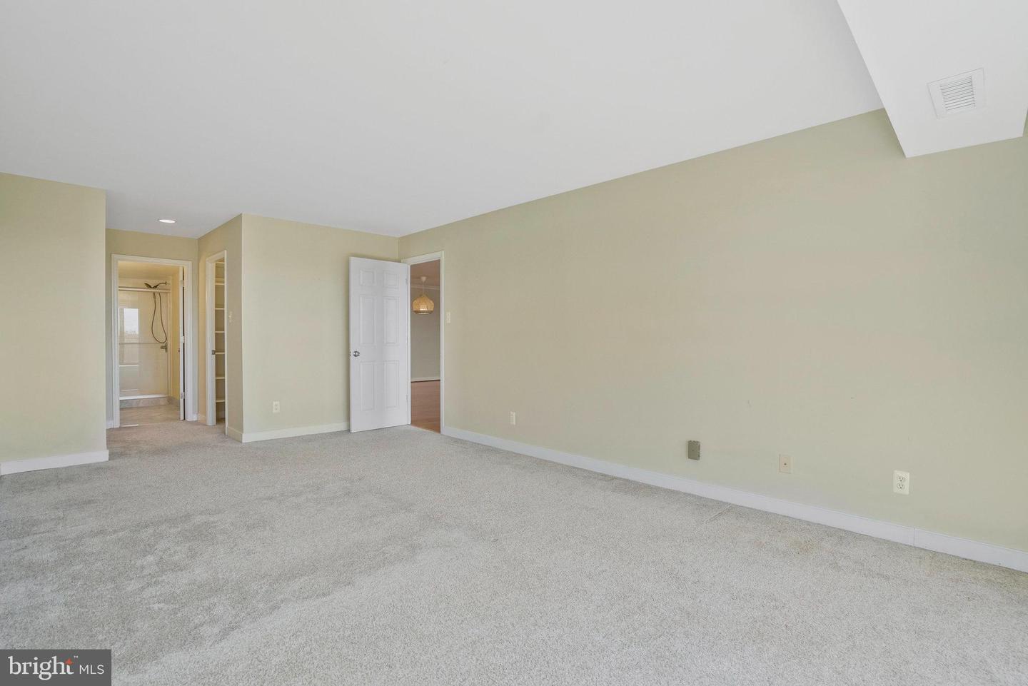 1800 Old Meadow Rd #1720