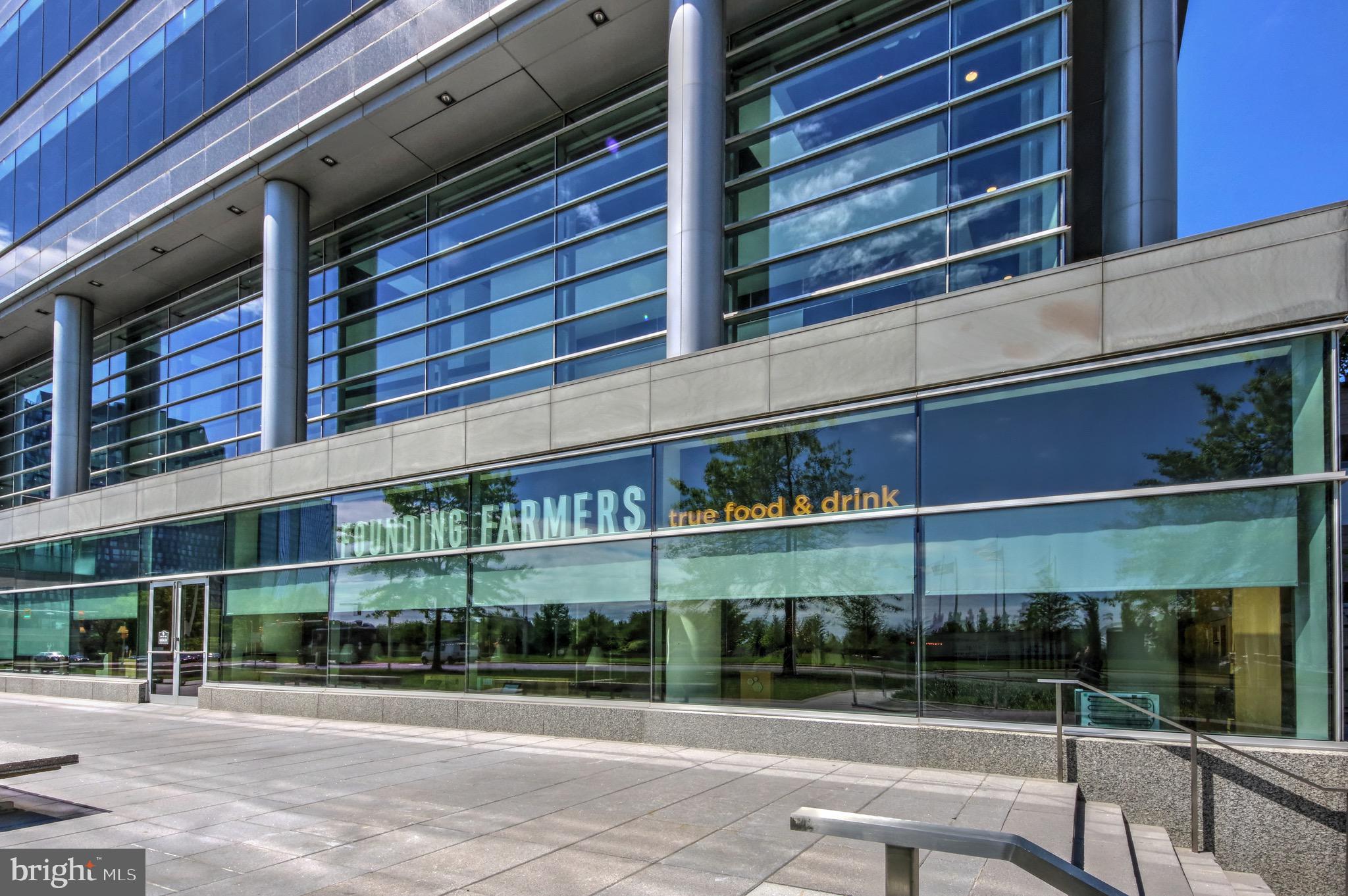 1600 SPRING GATE DRIVE 2406