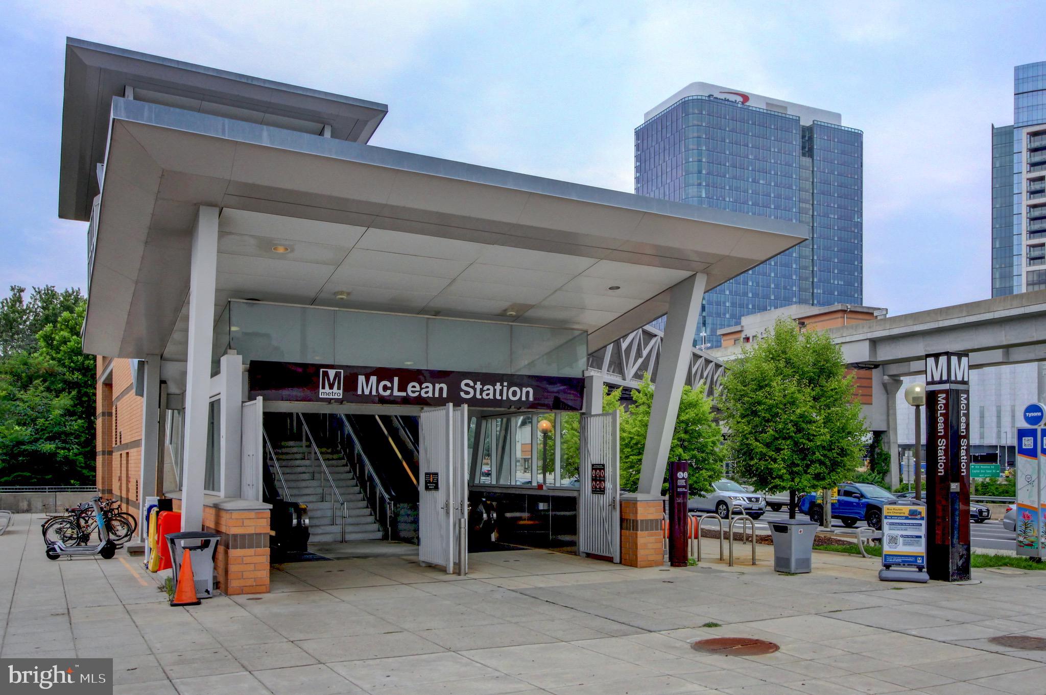 1600 SPRING GATE DRIVE 2406