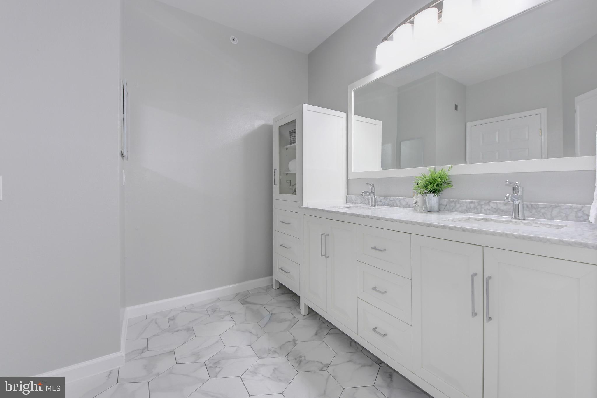 1600 SPRING GATE DRIVE 2406