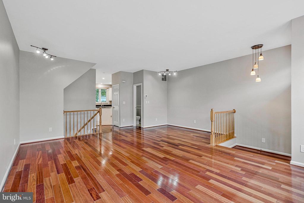 2504 WOODROW WILSON DRIVE