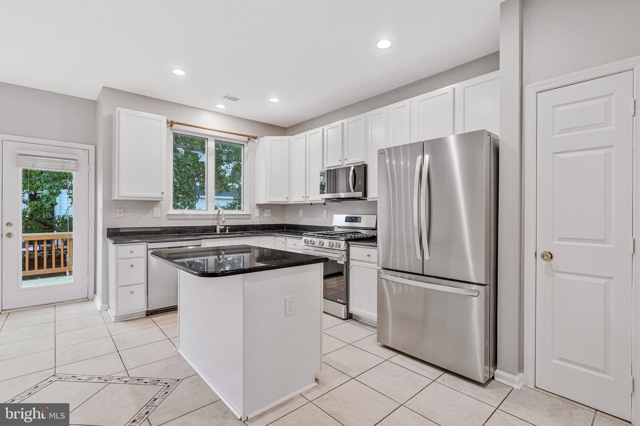 2504 WOODROW WILSON DRIVE
