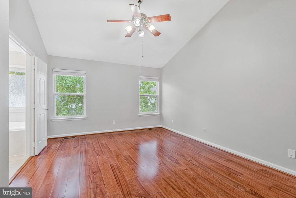2504 WOODROW WILSON DRIVE