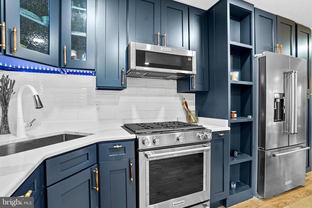 2247 CEDAR COVE COURT