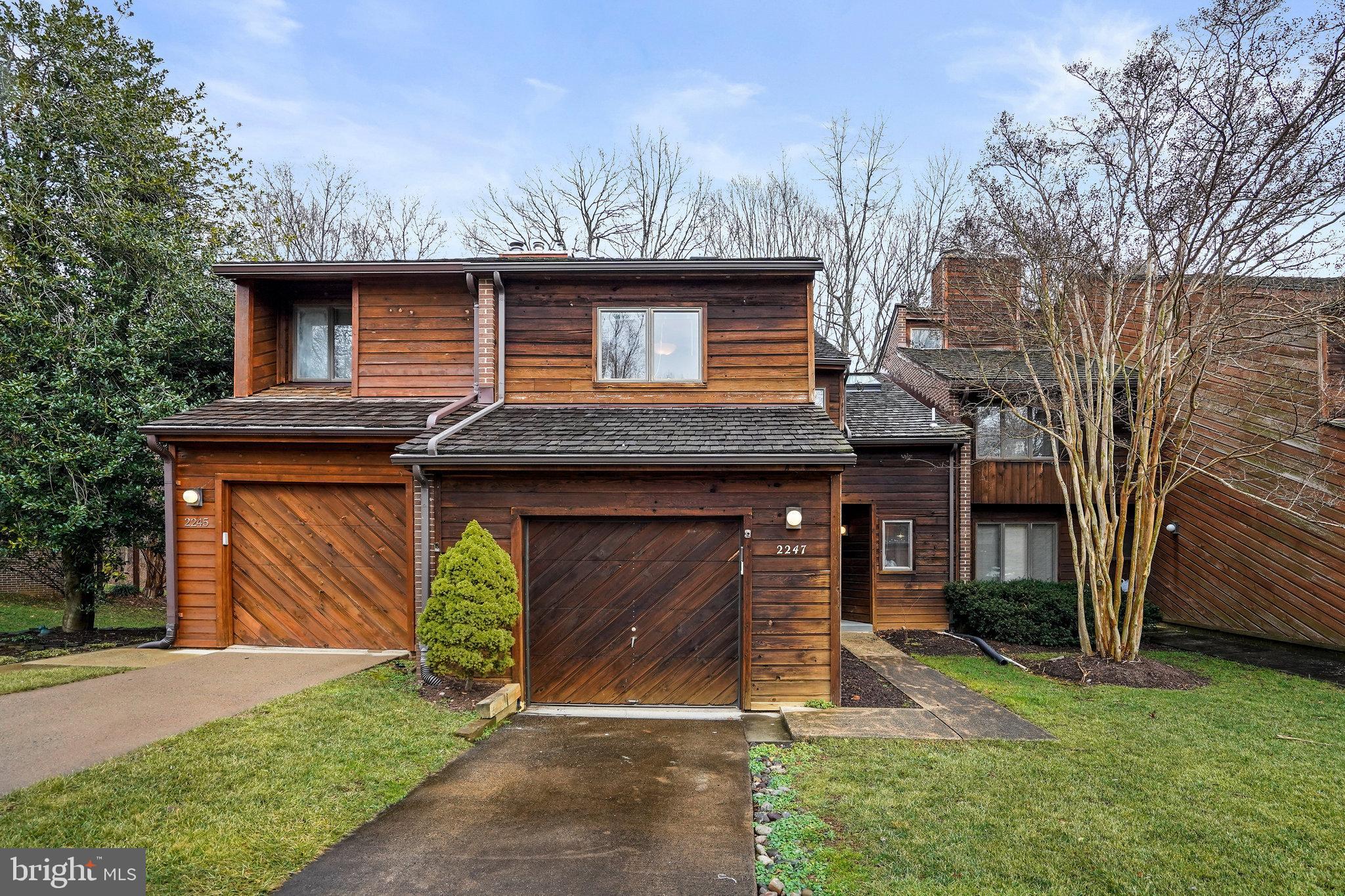 2247 CEDAR COVE COURT