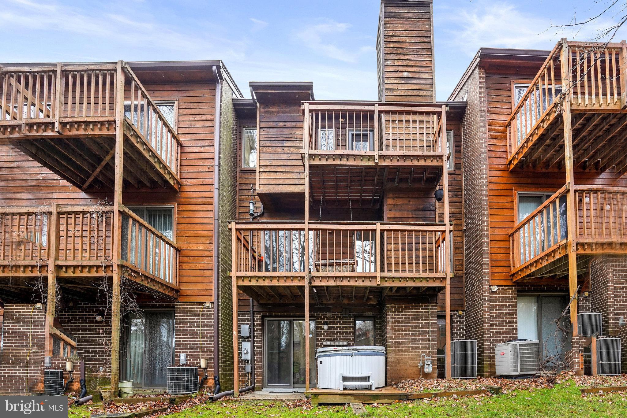 2247 CEDAR COVE COURT