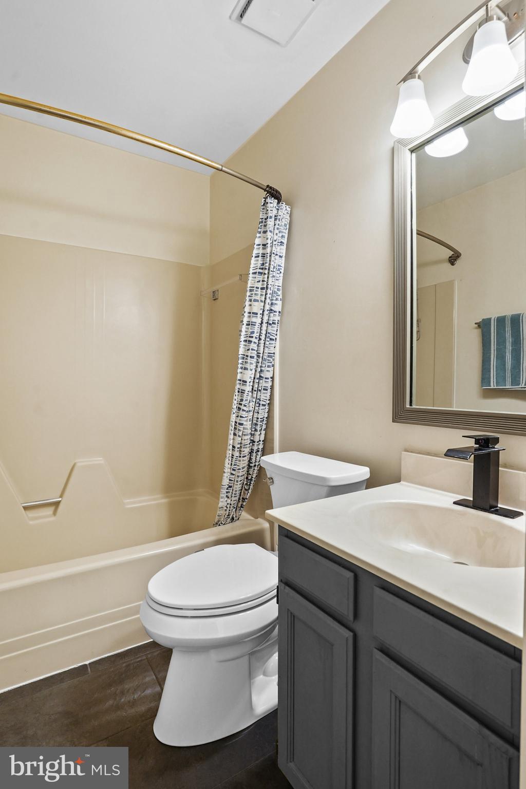 2247 CEDAR COVE COURT