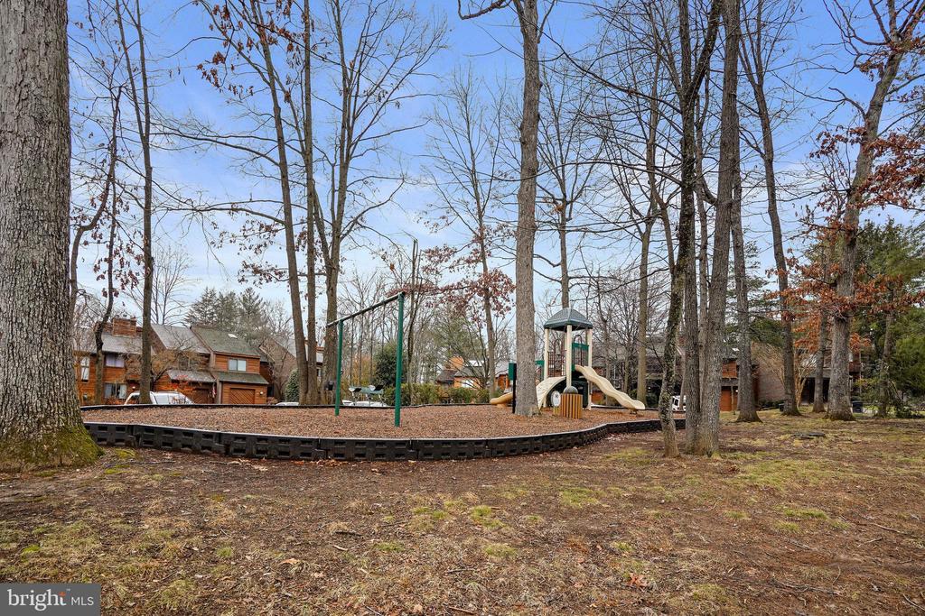 2247 CEDAR COVE COURT