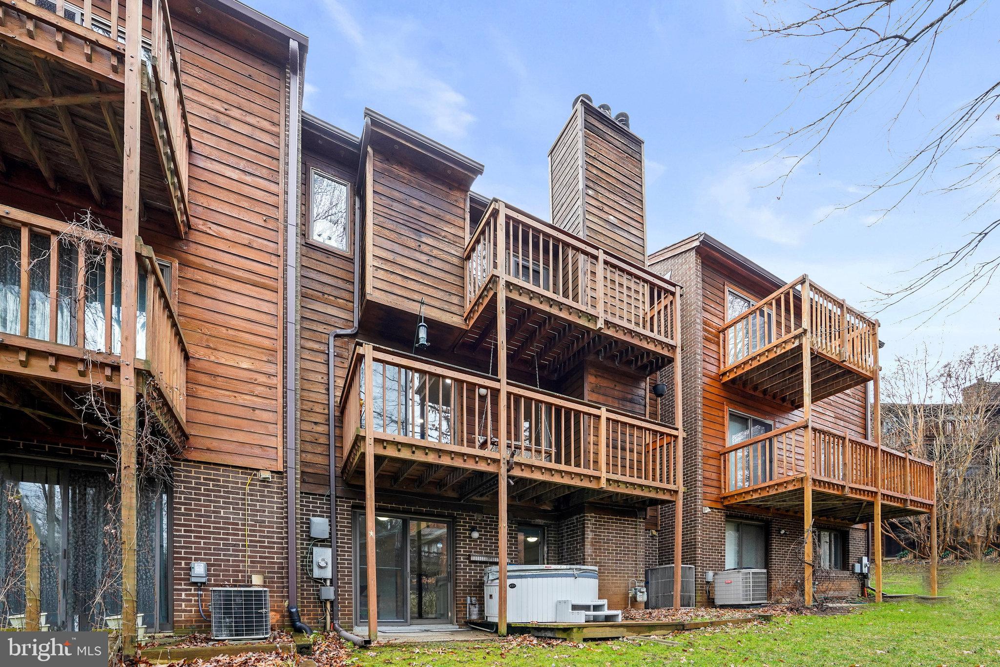 2247 CEDAR COVE COURT