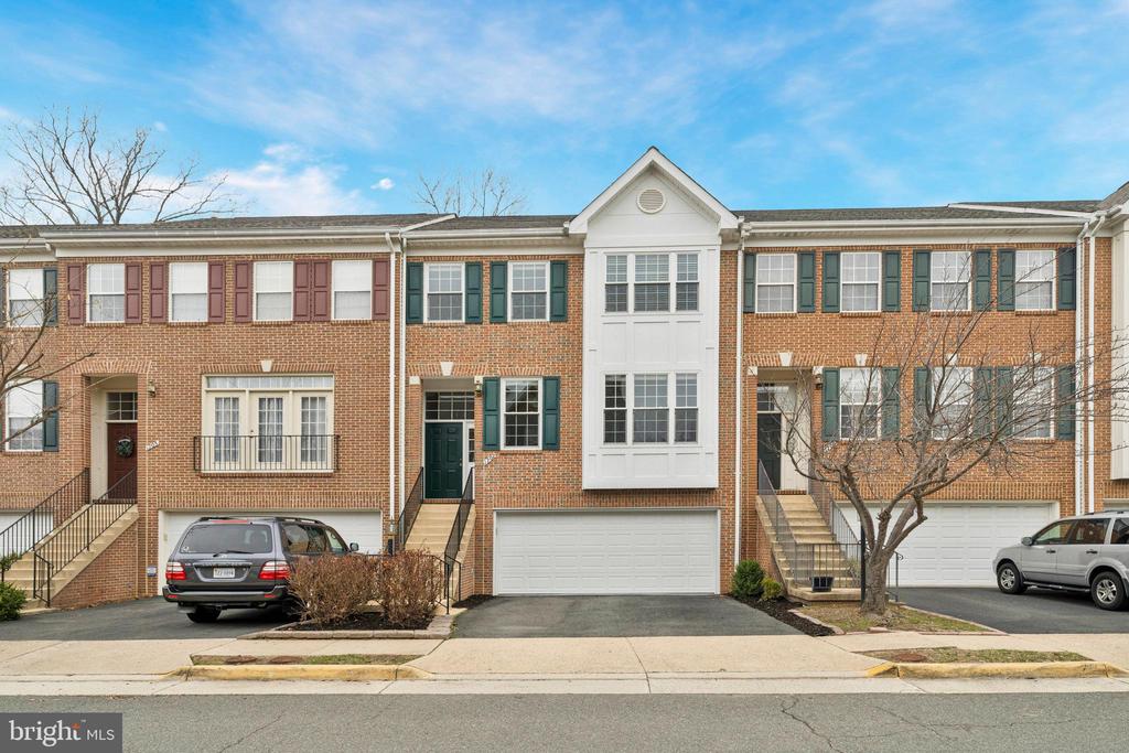 1707 STUART POINTE LANE