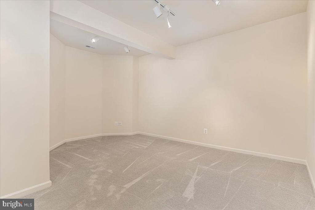 12221 HARBOR TOWN CIRCLE