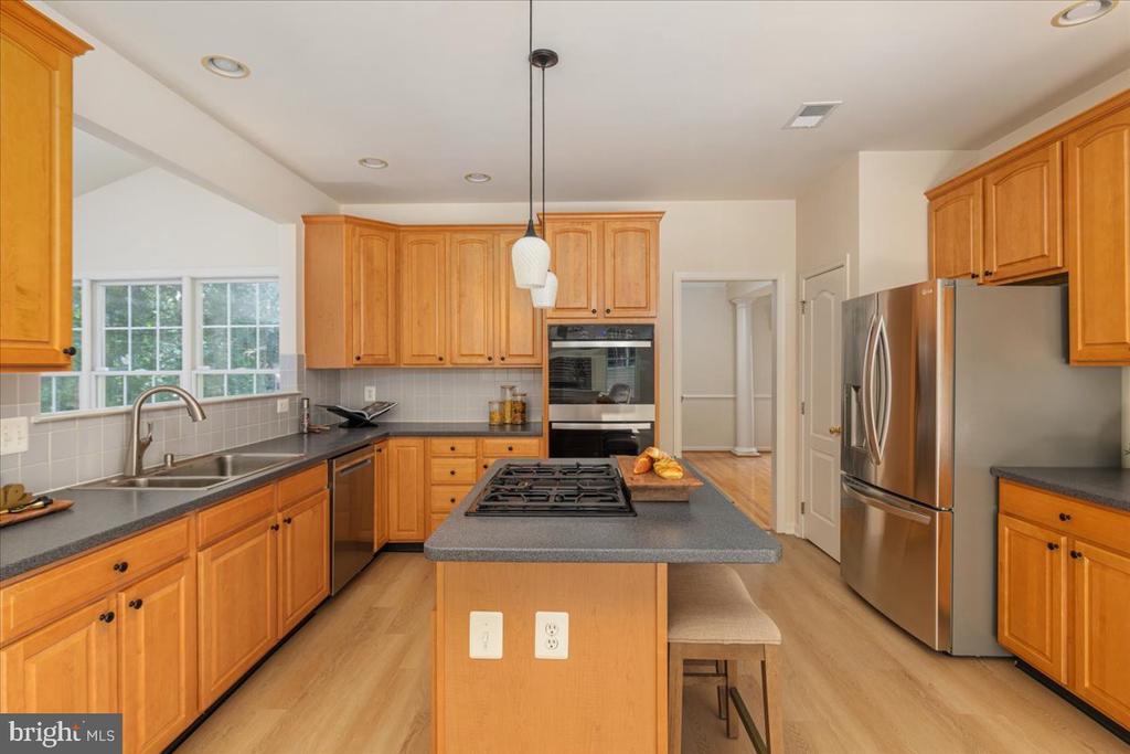 12221 HARBOR TOWN CIRCLE