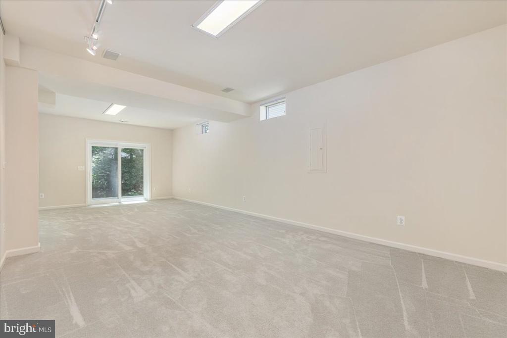 12221 HARBOR TOWN CIRCLE