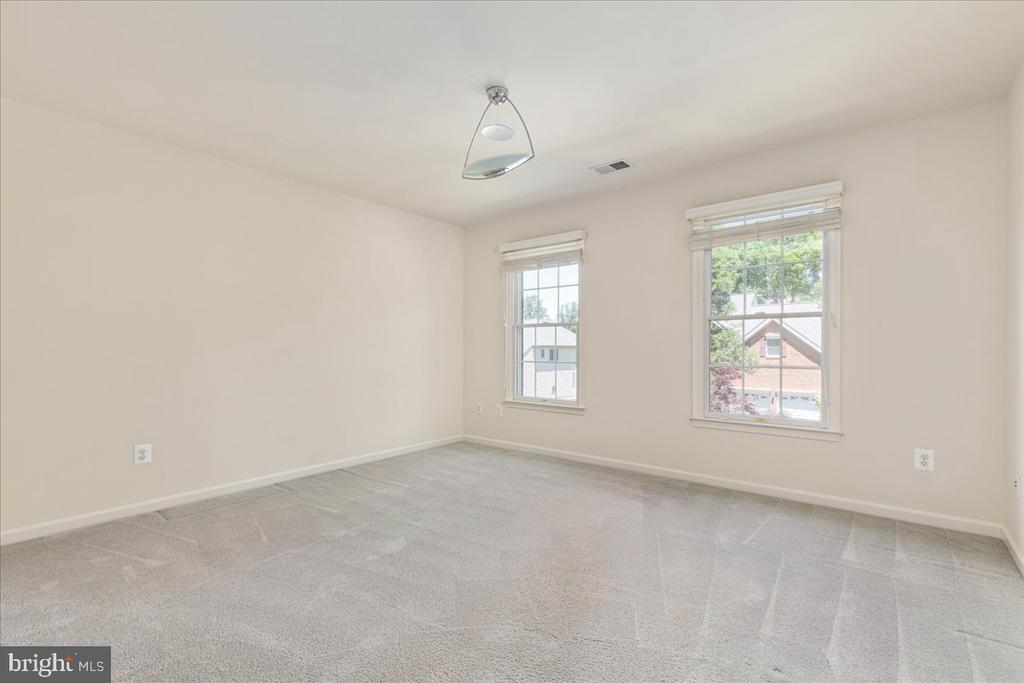 12221 HARBOR TOWN CIRCLE