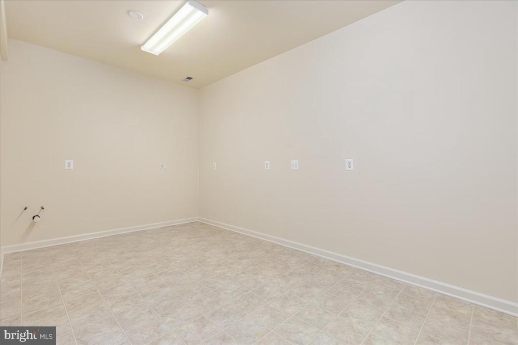 12221 HARBOR TOWN CIRCLE