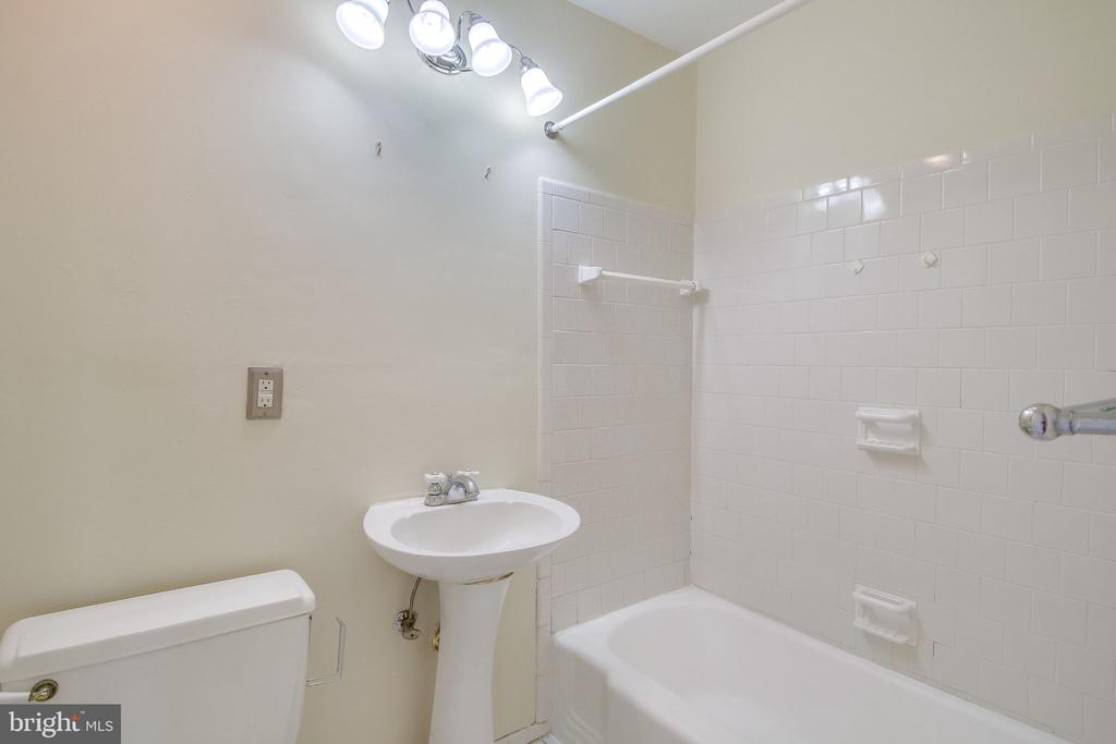 5603 FRANCONIA ROAD Unit: 302